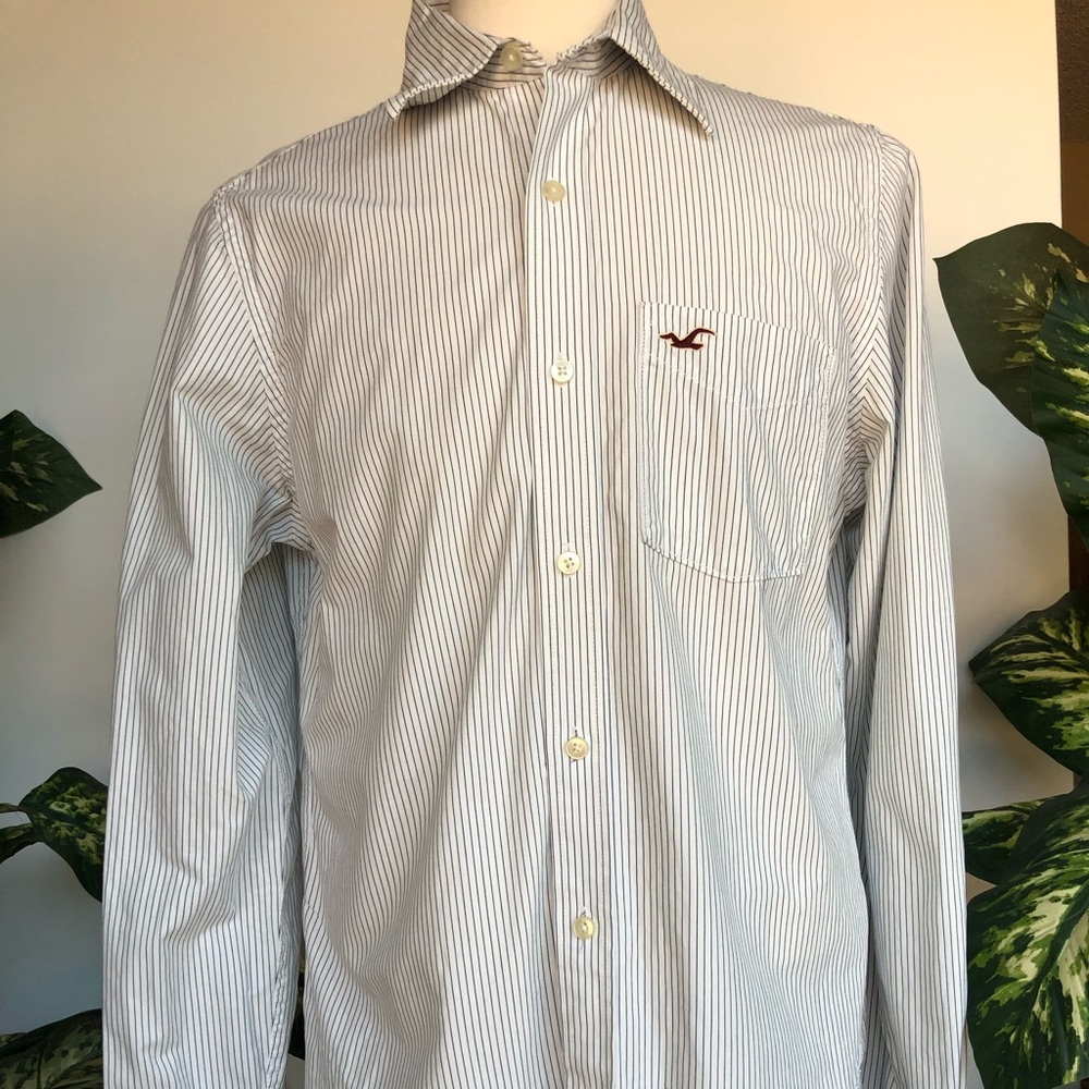 Hollister long sleeve button down shirt